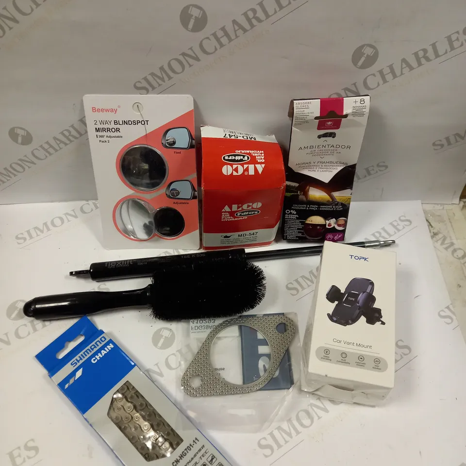 BOX OF APPROXIMATELY 15 ASSORTED VEHICULAR PARTS AND ACCESSORIES TO INCLUDE BLIND SPOT MIRROR, OIL FILTER, SHIMANO BICYCLE CHAIN ETC 