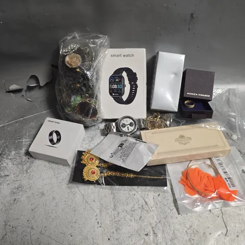 APPROXIMATELY 20 ASSORTED JEWELLERY ITEMS TO INCLUDE SMART RING, MONICA VINADER RING, BADGES, ETC