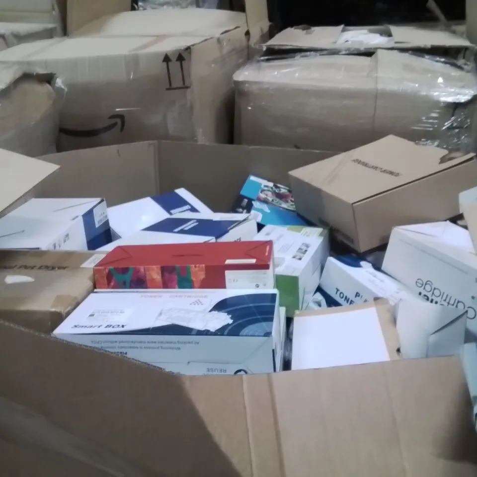 PALLET CONTAINING A LARGE QUANTITY OF ASSORTED TONERS 