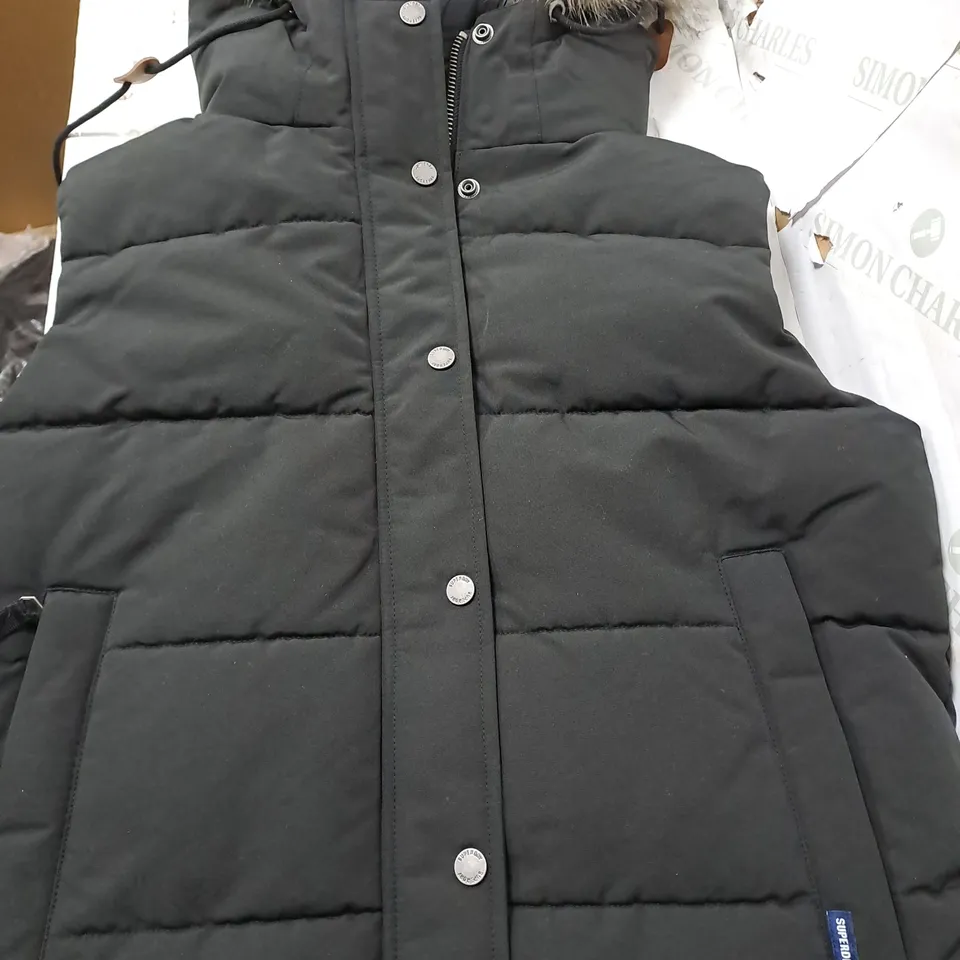 SUPERDRY EVEREST FAUX FUR PUFFER GILET IN JET BLACK - LARGE