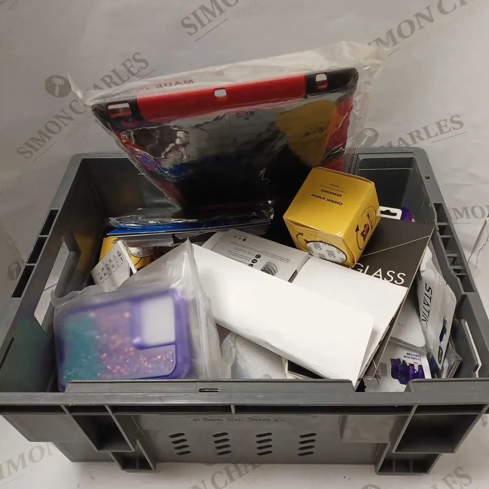 LOT OF APPROXIMATELY 20 PHONE ACCESSORIES AND ELECTRICALS TO INCLUDE TEMPERED GLASS SCREEN PROTECTORS, WIRED EARBUDS, NORDMARKE WIRELESS CHARGER, ETC
