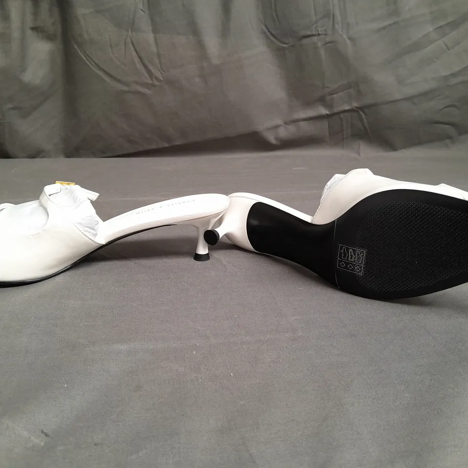 BOXED PAIR OF CHARLES&KIETH WHITE LADIES SHOES SIZE EU40