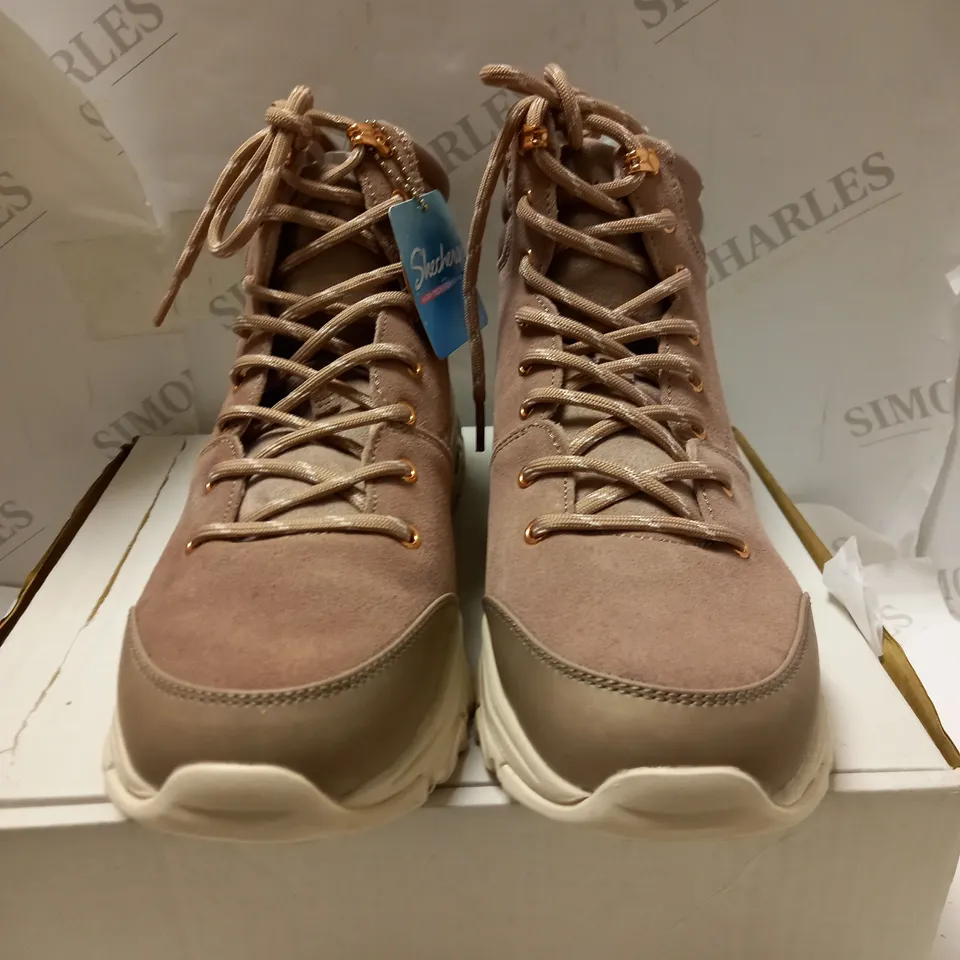 SKECHERS BLUSH SUEDE BOOTS - SIZE 6