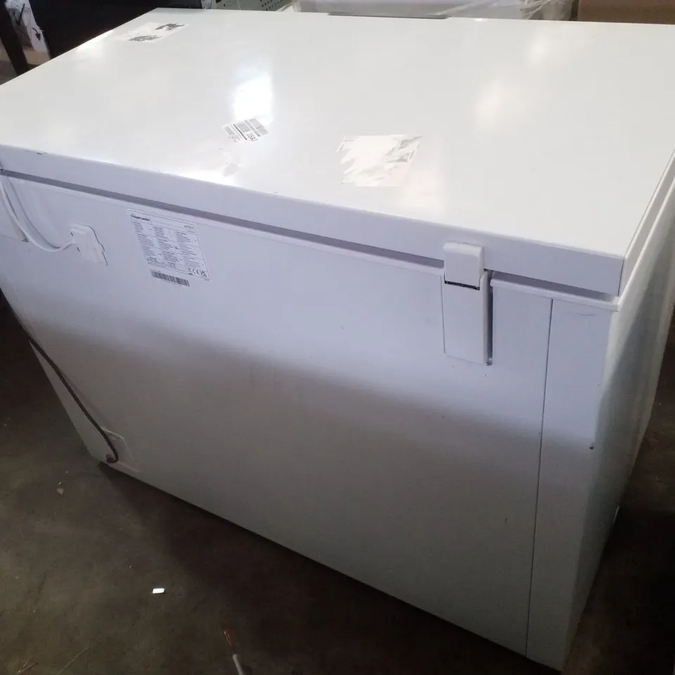 FRIDGEMASTER MCF297E 111CM CHEST FREEZER IN WHITE 297 LITRE 0.85M