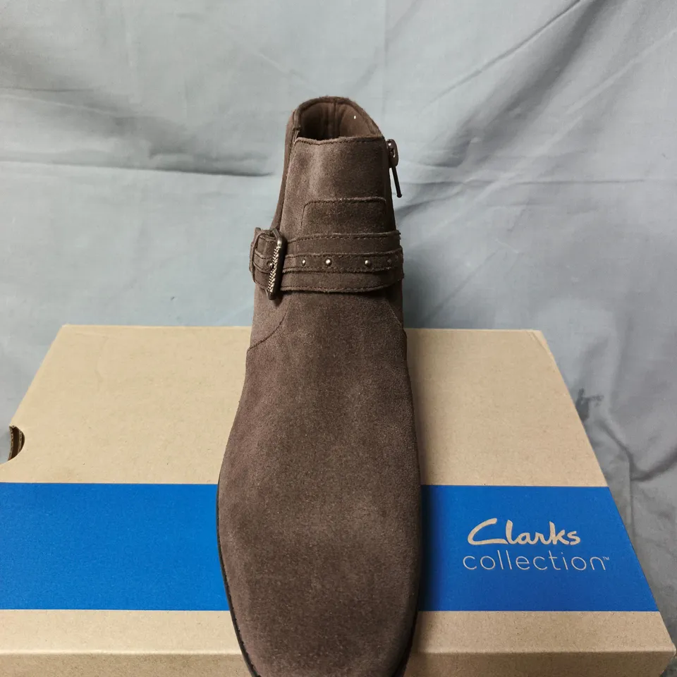 BOXED PAIR OF DANYELLE WISH BROWN SUEDE ANKLE BOOTS – SIZE 6