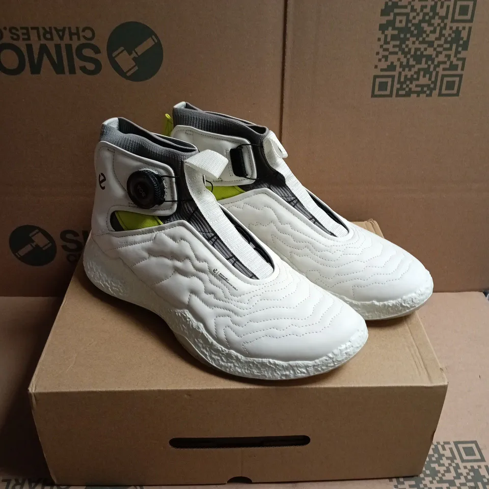 BOXED PAIR OF ECCO BIOM H5 BOA HIGH-TOP GOLF BOOTS - 9