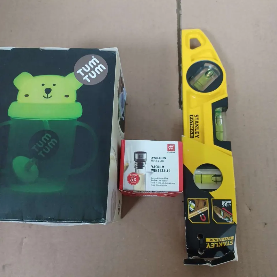 BOX OF ASSORTED HOUSE HOLD ITEMS TO INCLUDE STANLEY FATMAX - WINE STOPPER - TUM TUM CUP -