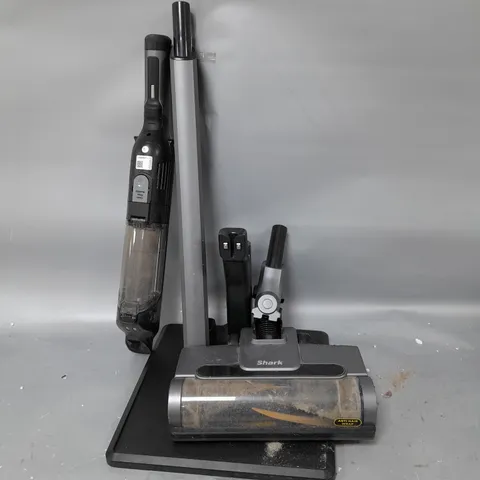 SHARK CORDED DUOCLEAN VACUUM CLEANER 