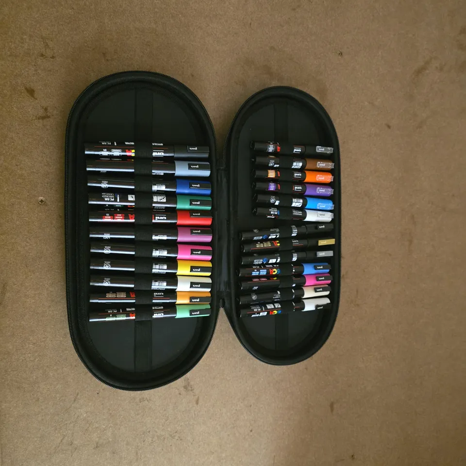 POSCA MARKER SET IN BLACK ZIP CASE – ASSORTED COLOURS