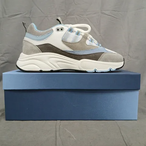 BOXED PAIR OF CLEENS AERO RUNNER TRAINERS IN POWDER BLUE SIZE UK 9