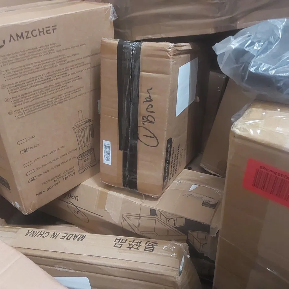 PALLET CONTAINING A LARGE QUANTITY OF ASSORTED ITEMS INCLUDING: CEILING FAN, PROFESSIONAL BLENDER, LARGE DUSTER, PLAYPEN, ESPRESSO COFFEE MACHINE ECT