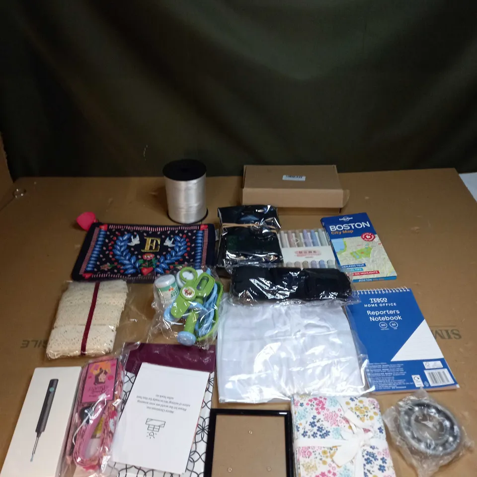 LOT OF ASSORTED ITEMS TO INCLUDE EGG CUPS, MAKE UP BAG AND NOTEBOOKS