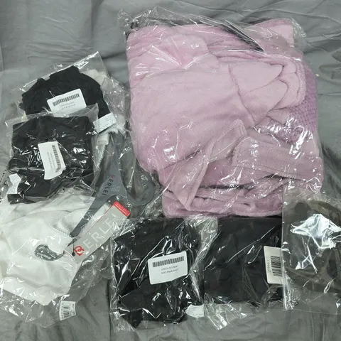 APPROXIMATELY 15 ASSORTED CLOTHING ITEMS IN VARIOUS COLOURS, SIZES, AND STYLES TO INCLUDE BRANDS SUCH AS BERLEI, SLENDERELLA, ETC