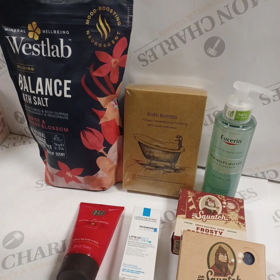 BOX OF APPROXIMATELY 15 ASSORTED COSMETIC ITEMS TO INCLUDE SQUATCH NATURAL SOAP, RITUAL BODY CREAM, BATH BOMBS ETC 