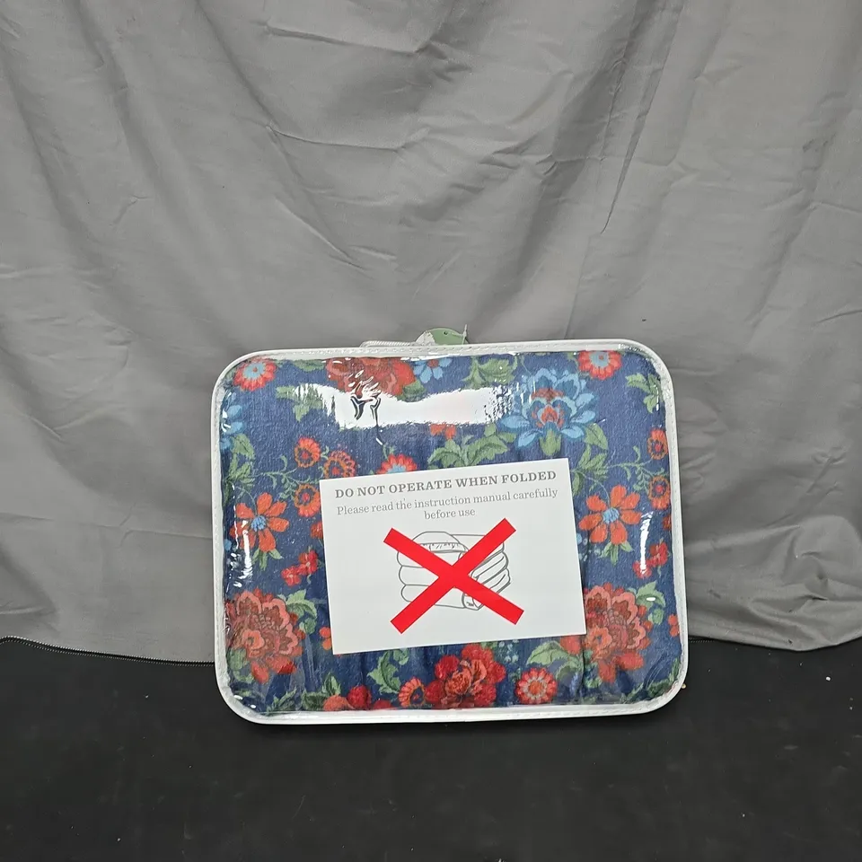 SARA BY SARA DAVIES SNUGGLY SHERPA HEATED THROW WITH 9 HEAT SETTINGS