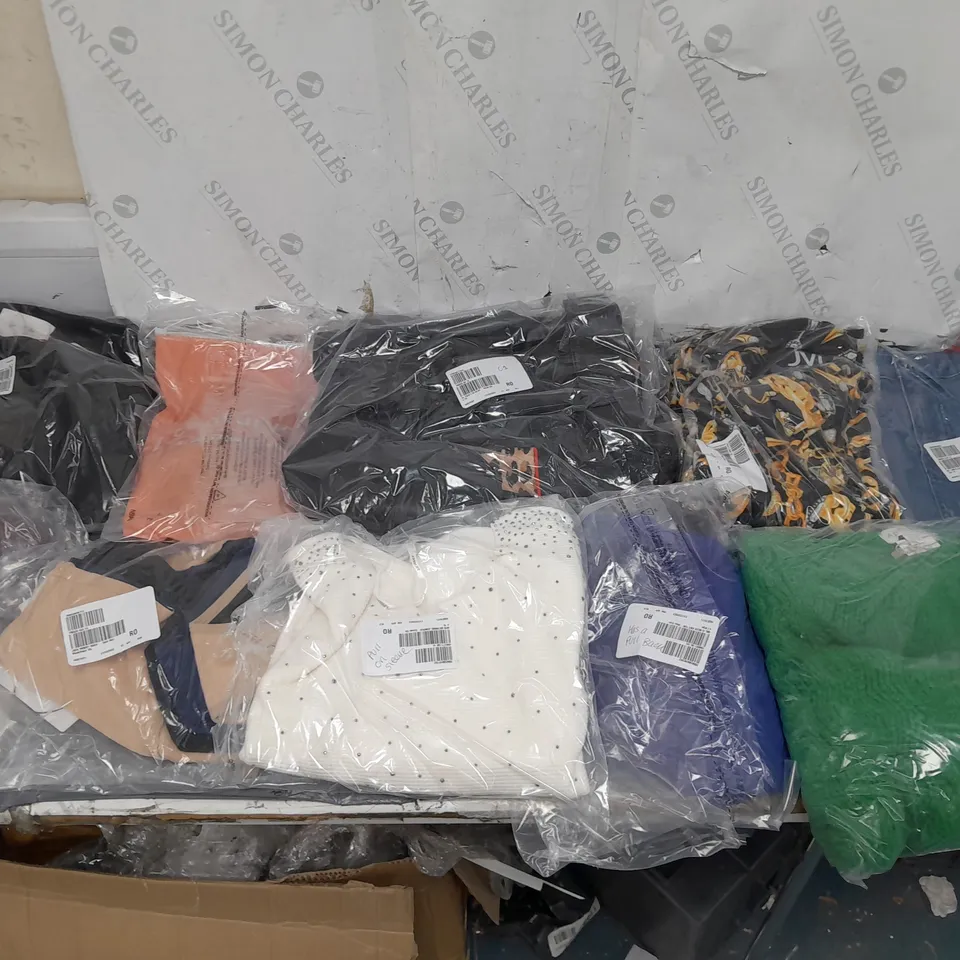 BOX OF APPROXIMATELY 10 ASSORTED BAGGED PIECES OF CLOTHING IN VARIOUS STYLES, SIZES, AND BRANDS 