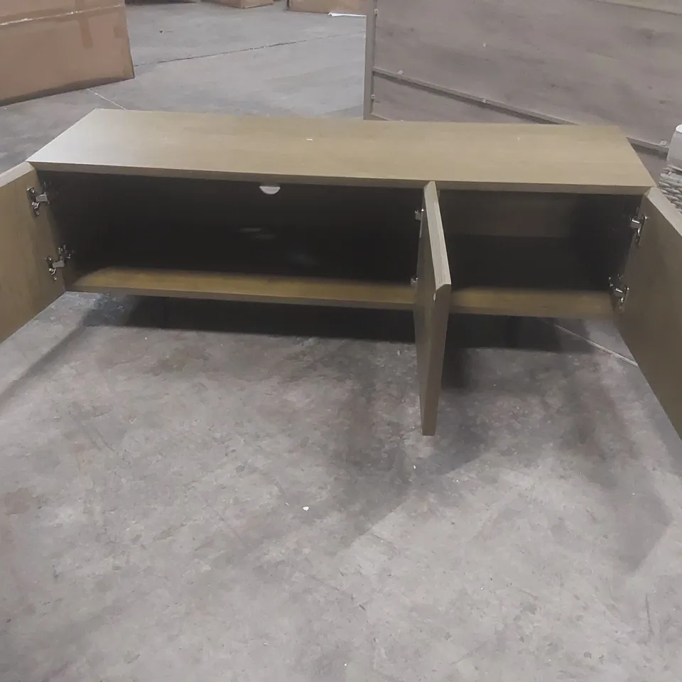 BEAULAH PANELLED MEDIA UNIT - 125CM