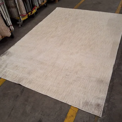 BEIGE AREA RUG – LARGE CREAM-COLOURED CARPET APPROXIMATELY 200×290CM