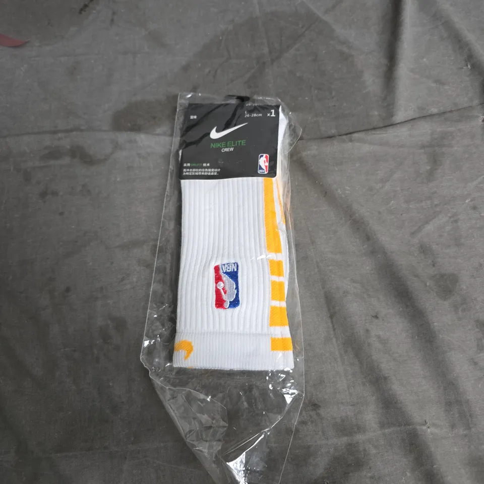 NIKE ELITE CREW SOCKS – WHITE WITH ORANGE ACCENTS, SIZE 26-28 CM (1 PAIR) IN PACKAGING