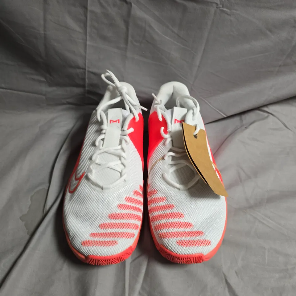 PAIR OF NIKE ATHLETIC RUNNING SHOES – UK SIZE 9