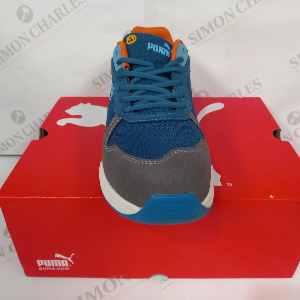 BOXED PAIR OF PUMA FRONTSIDE LOW TRAINERS IN BLUE/ORANGE UK SIZE 8