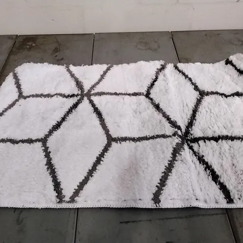 BRAND NEW PACO KAUNES 540 WHITE-ANTHRACITE RUG 50X80CM
