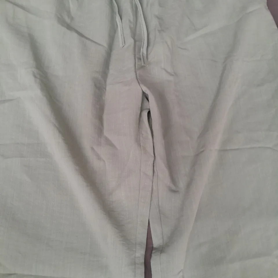 DESIGNER TROUSERS IN GREEN SIZE 2XL