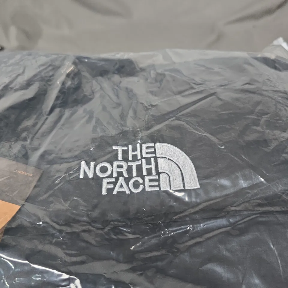 THE NORTH FACE LARGE ZIPPED PUFFER COAT BLACK. BAGGED