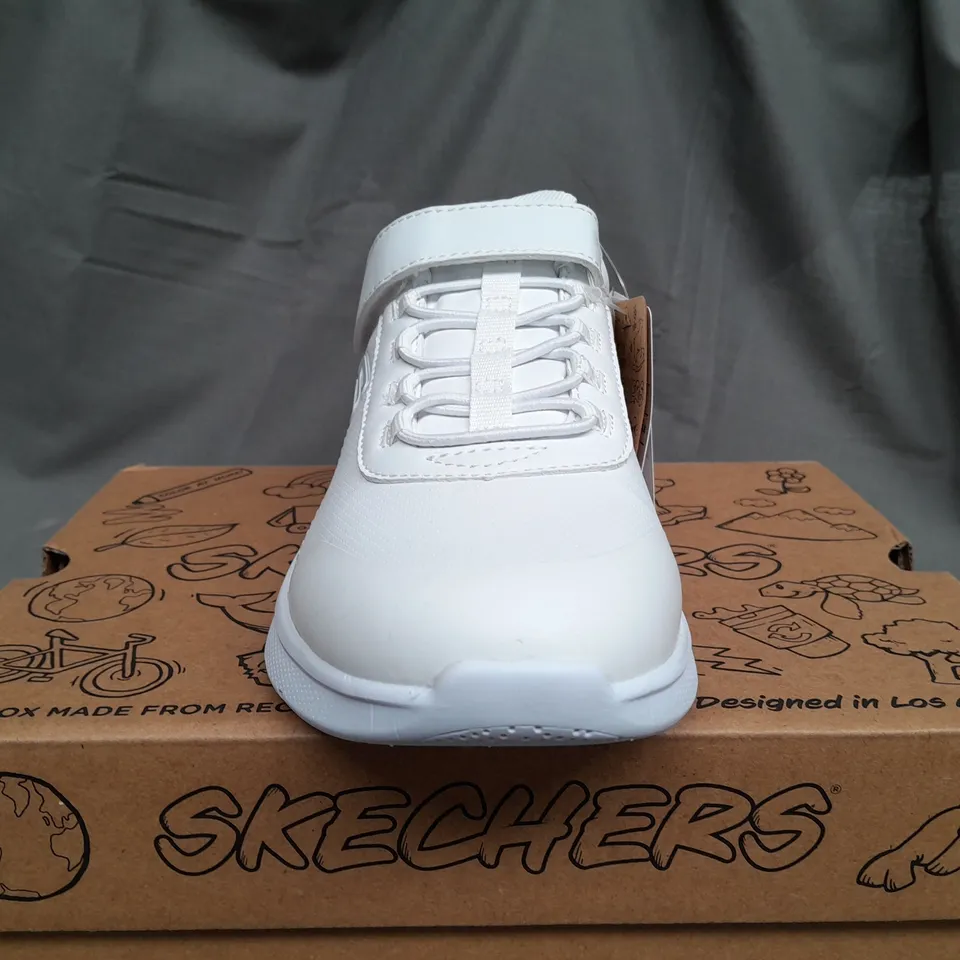 BOXED SKECHERS WHITE VELCRO TRAINERS - UK KIDS 3
