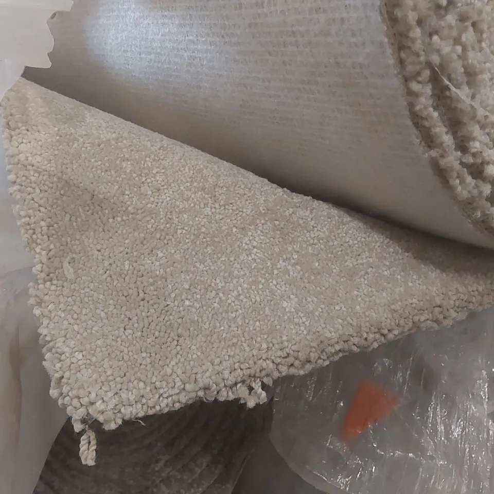 ROLL OF QUALITY HIGHGATE FINESSE DOVE CARPET - APPROXIMATELY 5.45 x 5m