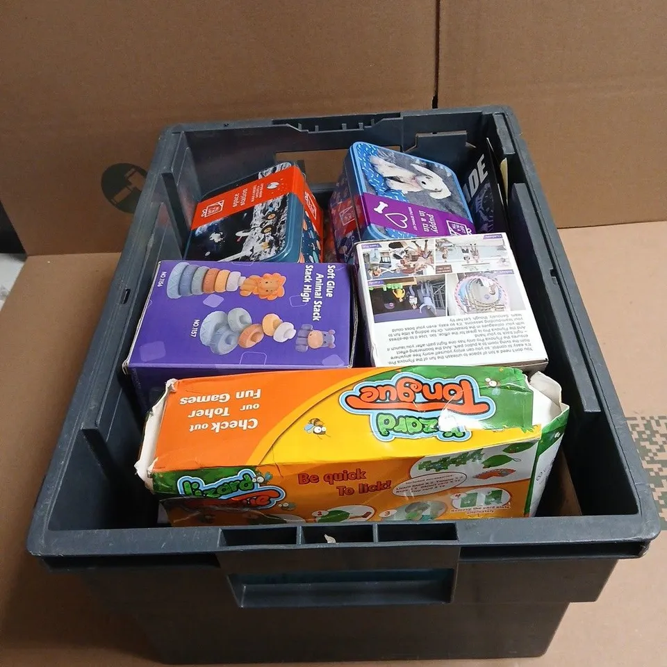 TOTE OF APPROXIMATELY 15 ASSORTED TOYS/RELATED ITEMS TO INCLUDE PUPPY SIMPLE SEWING KIT, SPACE STATION BUILDING BLOCKS, ANIMAL STACK, FLYNOVA PRO FLYING SPINNER ETC