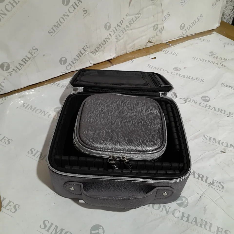 BOXED TILI MAKE-UP BAG