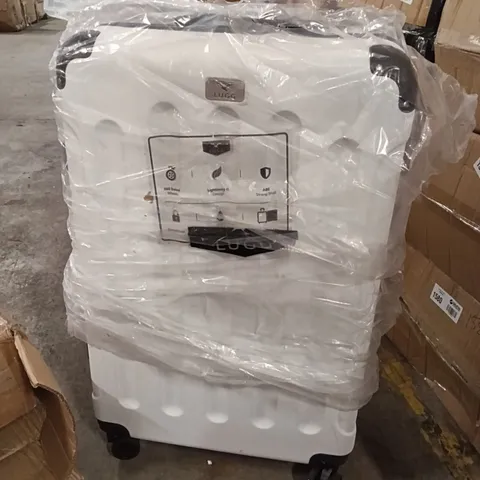 BOXED LUGG 3PC SKYWANDER SUITCASE SET (3 CASES) - WHITE