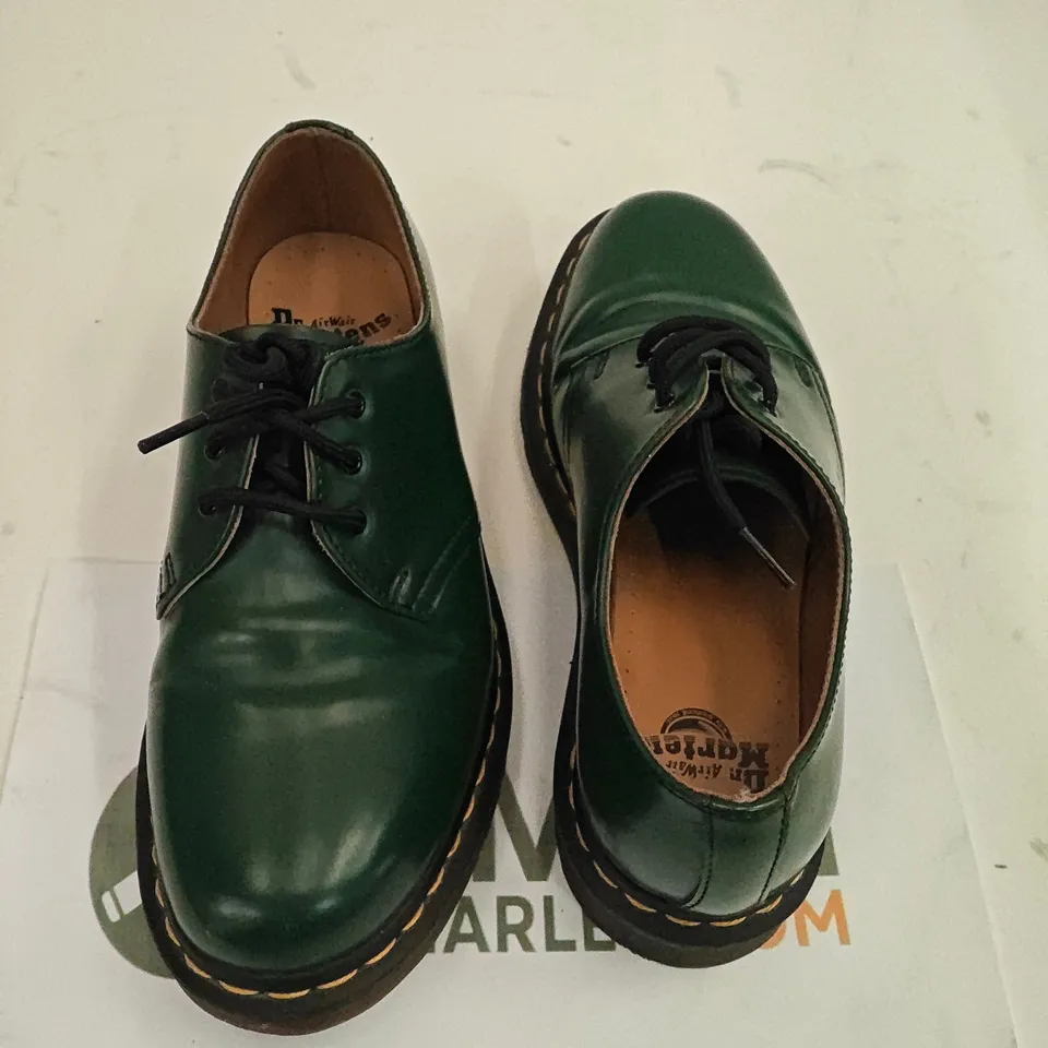 PAIR OF DR MARTENS GREEN SHOES - UK 6.5