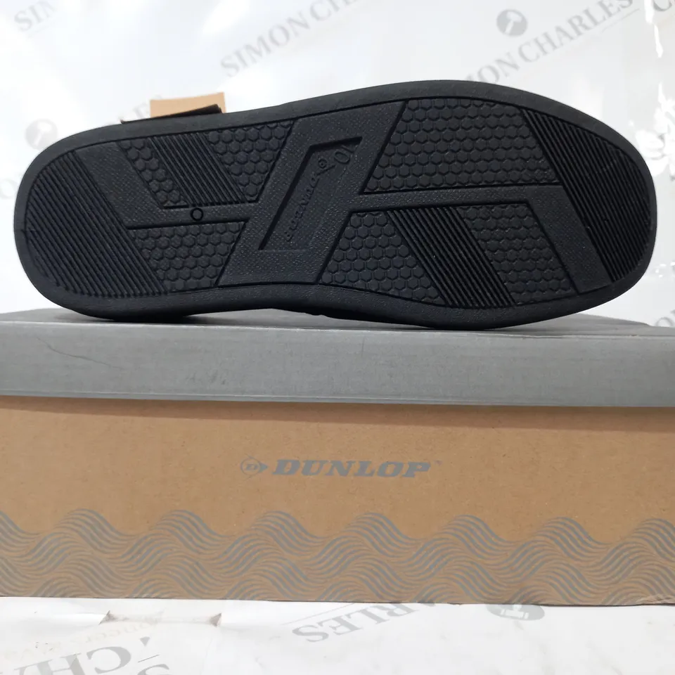 BOXED PAIR OF DUNLOP RONNIE 2 SLIPPERS IN NAVY UK SIZE 10