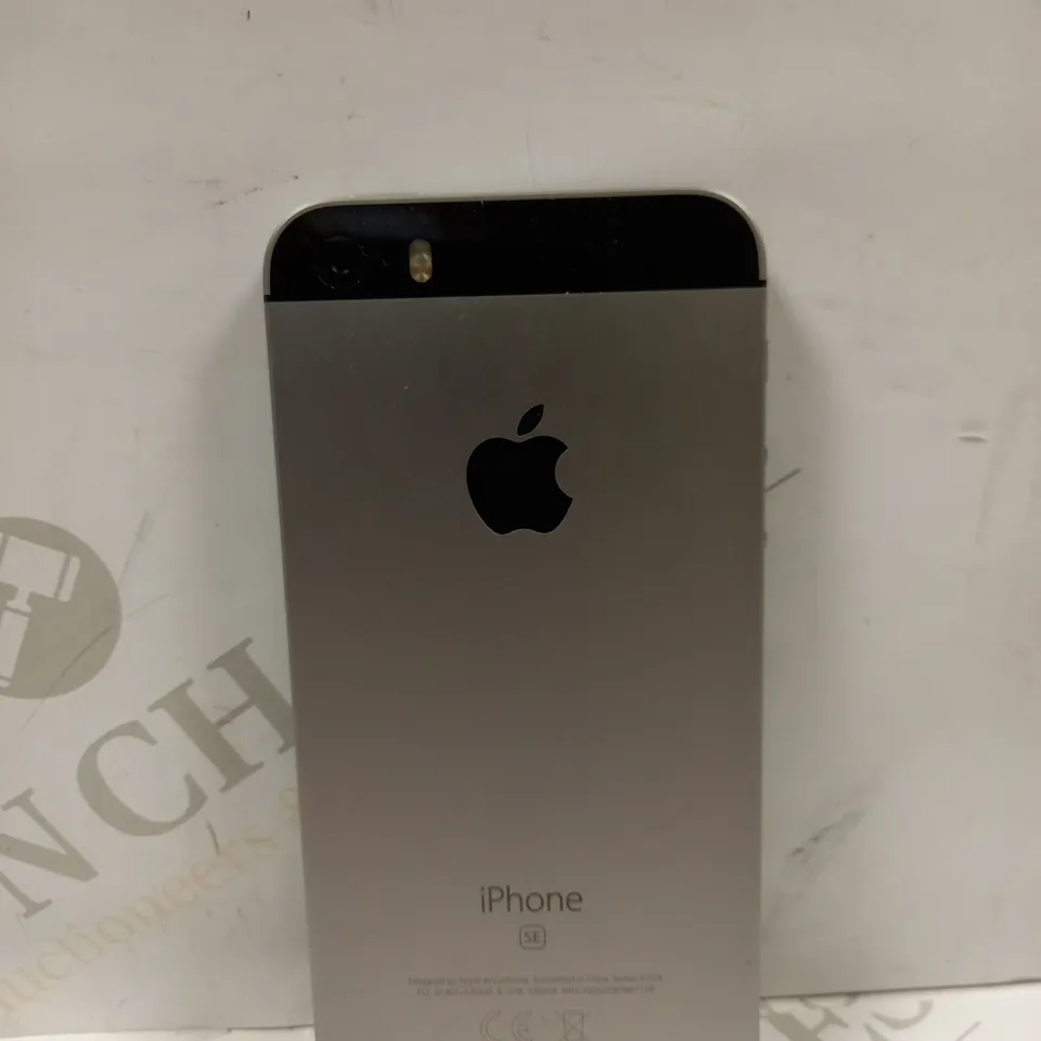 APPLE IPHONE SE (1ST GENERATION) - SILVER 