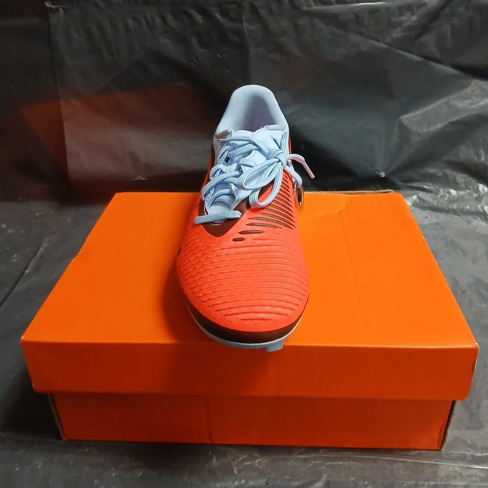 NIKE FOOTBALL BOOTS – ORANGE UPPER, LIGHT-BLUE LACES, WHITE FG OUTSOLE UK 6