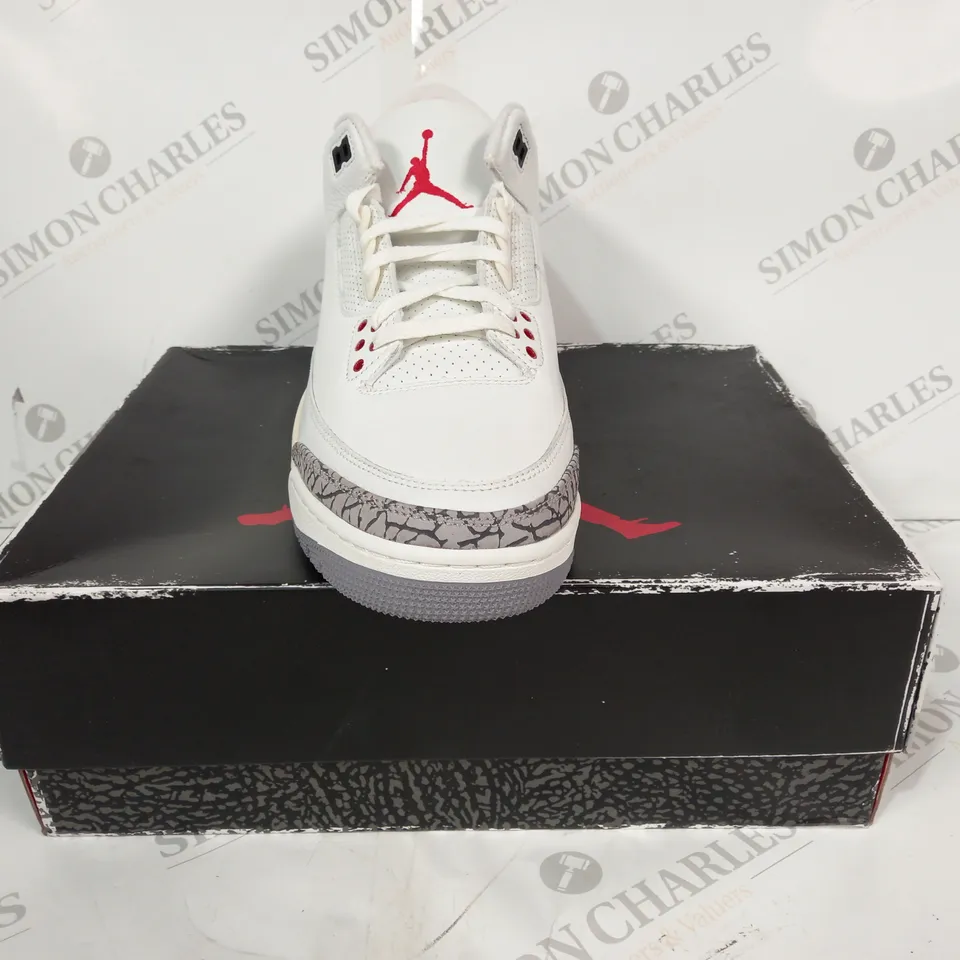 BOXED PAIR OF NIKE AIR JORDAN 3 RETRO SHOES IN WHITE UK SIZE 12