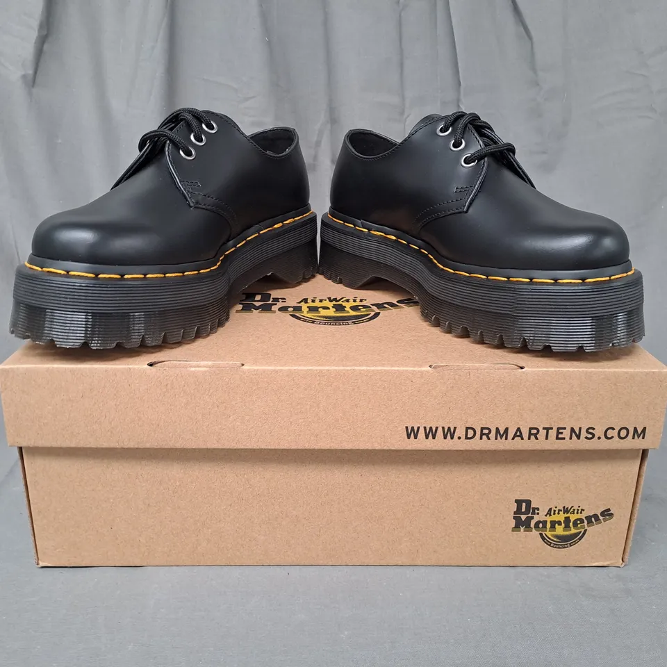 BOXED PAIR OF DR MARTENS 1461 QUAD SHOES IN BLACK UK SIZE 4