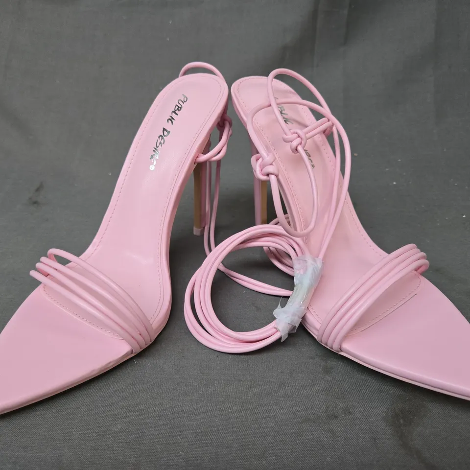 BOXED PAIR OF PUBLIC DESIRE OPEN TOE HIGH HEEL STRAPPY SANDALS IN PINK SIZE 6