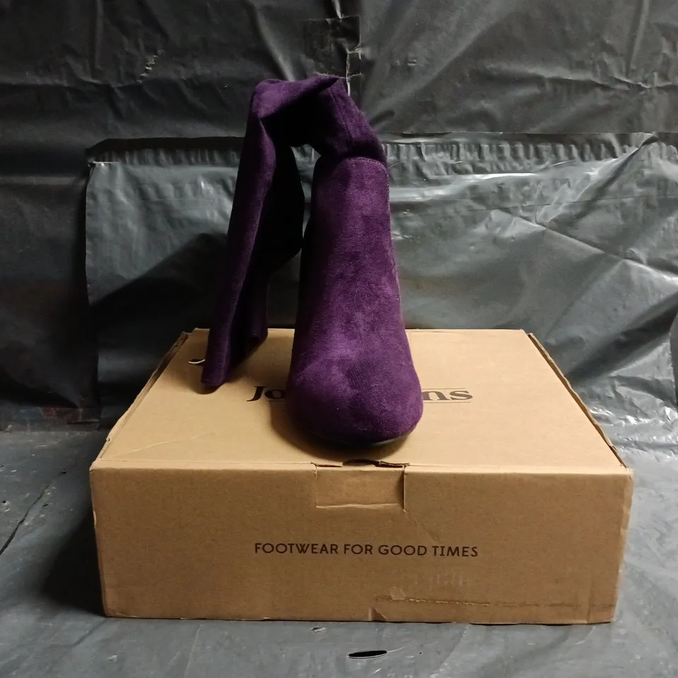 BOXED PAIR OF JOE BROWNS KNEE-HIGH HEELED BOOTS IN PURPLE SIZE UK 6