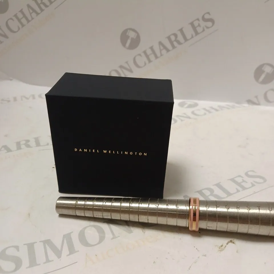 DANIEL WELLINGTON BOXED CLASSIC RING DESSERT SAND 