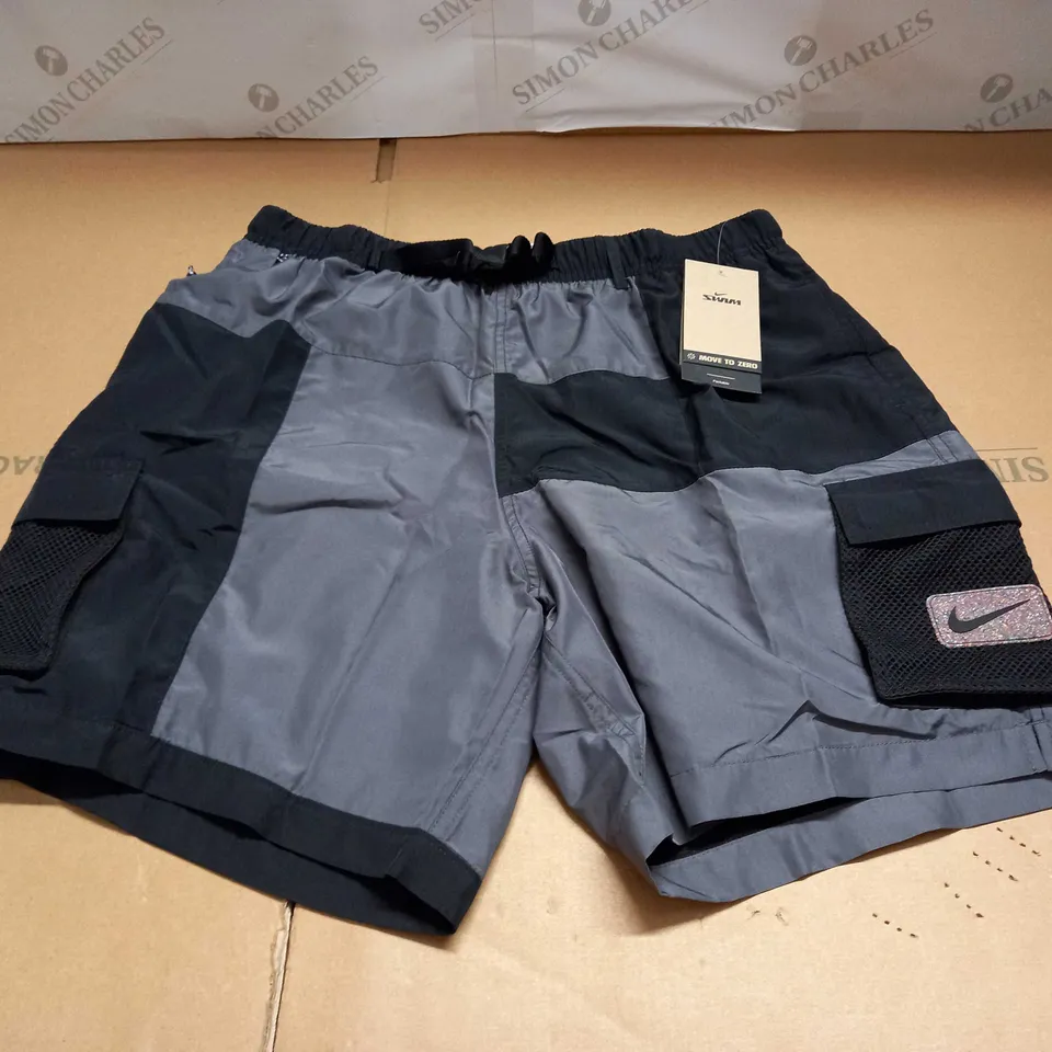 NIKE COLOURBLOCK VOYAGE SHORTS SIZE L