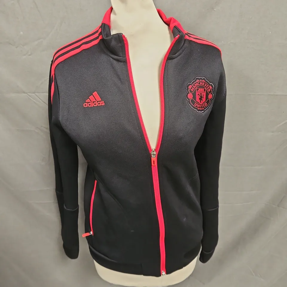 ADIDAS MANCHESTER UNITED ZIP UP JACKET IN BLACK/RED SIZE XS
