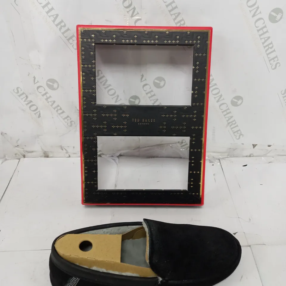 BOXED PAIR OF TED BAKER VALLANT BLACK SLIPPERS UK 10 