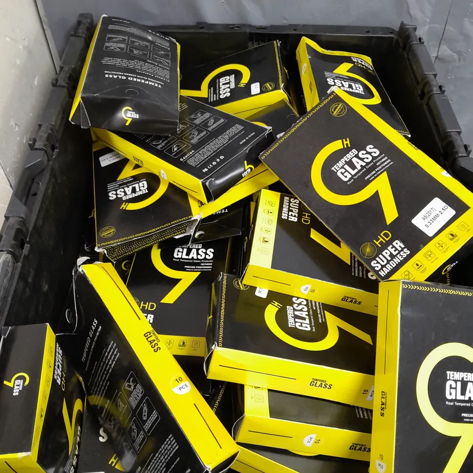 BOX OF APPROX. 30 ASSORTED TEMPERED GLASS FOR A7 , A5 , M 20 , ETC 