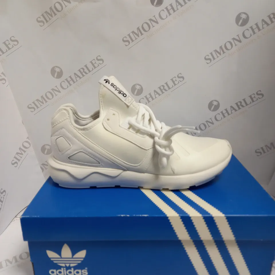 BOXED PAIR OF ADIDAS TUBULAR ORIGINALS RUNNER TRAINERS IN WHITE - 8