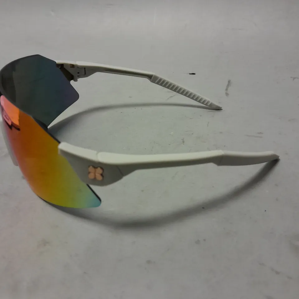 SUNGOD GREY FRAMED GLASSES IN CASE
