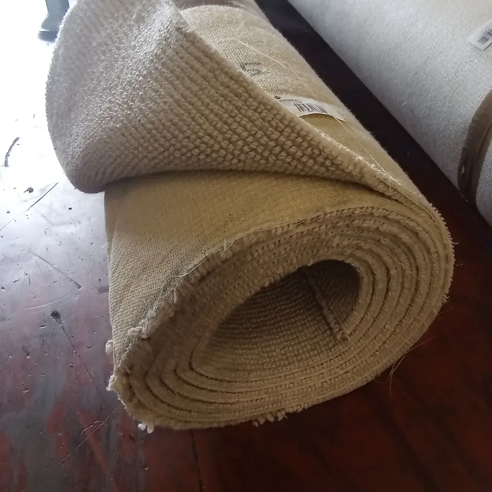 ROLL OF QUALITY SERENITY PUTTY CARPET // 4.59 x 5m