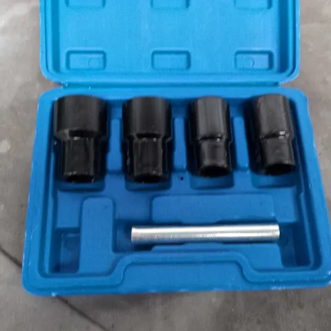 Socket Set in Blue Case – 4 Sockets + Drive Bar